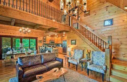 Williamstown House | Creekside Cabin with Hot Tub, Mtn Views and More!