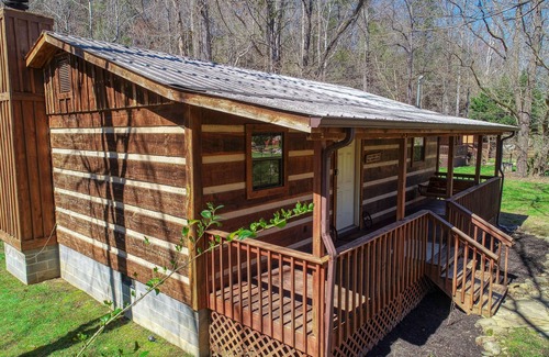 Cosby Cabin | Creekside Memories - 2 Bedrooms, 2 Baths, Sleeps 6 Cabin by RedAwning