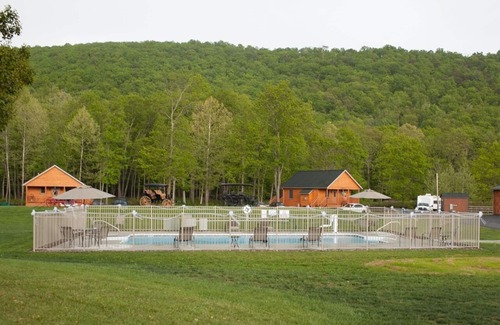 Clearville Cabin | Creekside Resort