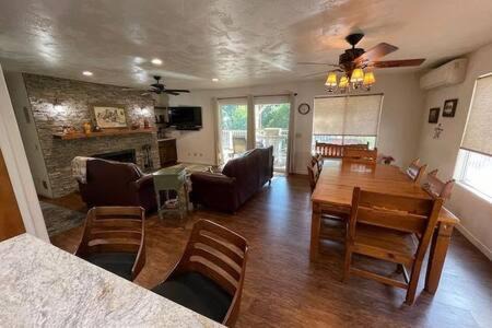 Oakhurst House | Creekside Suite Sleeps 2 Creek frontage Bbq