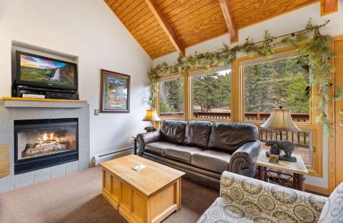 Fall River Estates Apartment | Creekside Suites 10 by Estes Park Condos