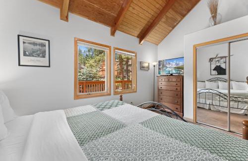 Fall River Estates Apartment | Creekside Suites 18 by Estes Park Condos
