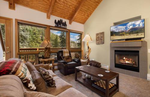 Fall River Estates Apartment | Creekside Suites 19 by Estes Park Condos