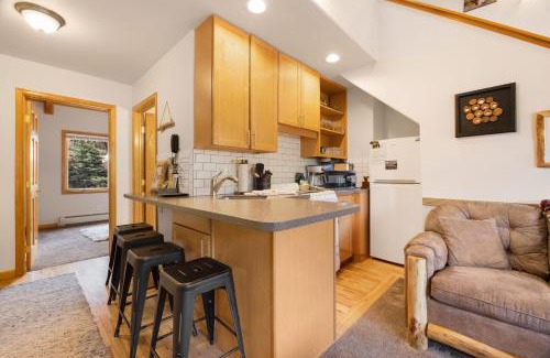 Fall River Estates Apartment | Creekside Suites 19 by Estes Park Condos