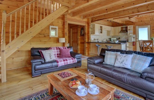 Little Petherick House | Creekside - Three Bedroom House, Sleeps 6