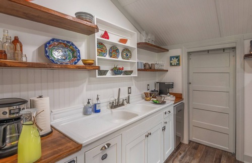 Natchez Cottage | Creole Cottage | 2/1 | Pet Friendly w/Fee, Walk to Downtown, Grill, Washer/Dryer