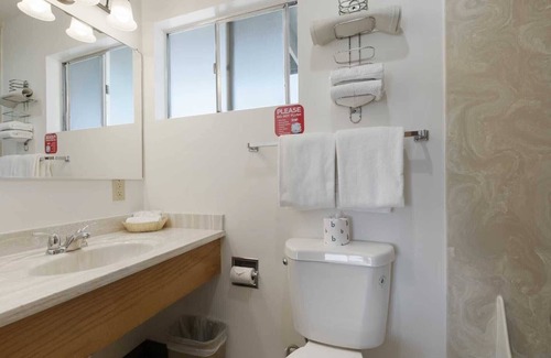 Bertsch-Oceanview House | Crescent Beach Motel