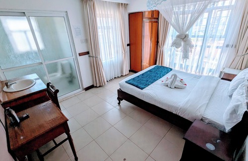 Kitengela Hotel | Crescent Resort And Conference Centre