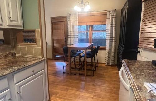 Franklin House | Crescent Ridge gated golf with fast wifi and fireplace