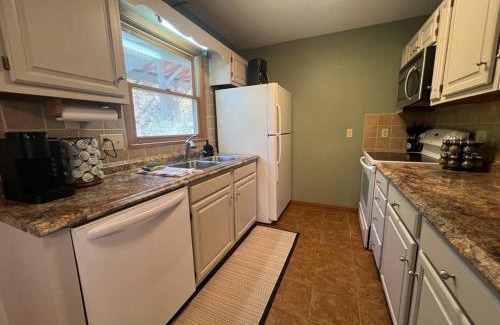 Franklin House | Crescent Ridge gated golf with fast wifi and fireplace