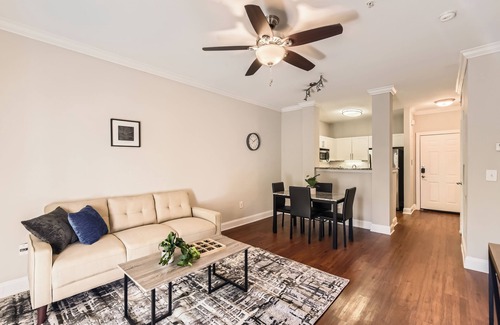 SoNo Apartment | Crest at Midtown 4505 l 1 Bedroom 1 Bathroom