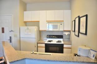 East Syracuse Hotel | Cresthill Suites Syracuse