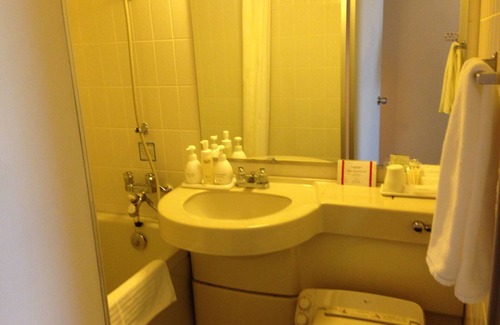 Taira Hotel | Creston Hotel