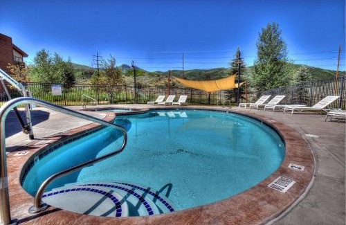 Kimball Junction Apartment | Crestview D208 by Moose Management