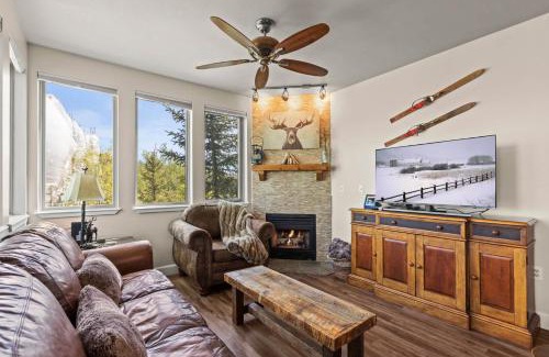 Kimball Junction Apartment | Crestview D208 by Moose Management