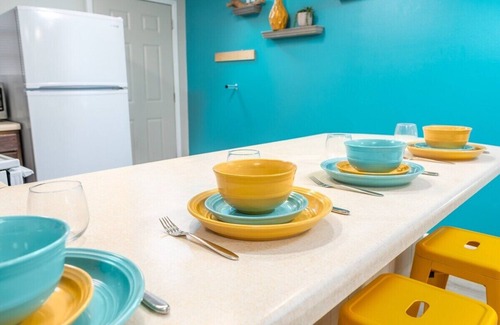 Pineville Apartment | Crew Ready 3 TVs Kitchen Parking W/D King Bed