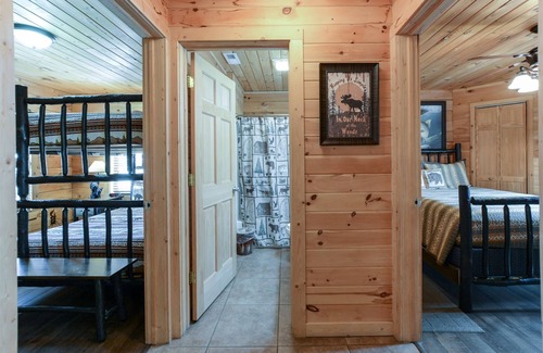 Branson Cedars Cabin | Cricket Creek Cabin awaits you | 3 Bed, 2 Bath