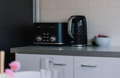 East Brisbane House | Cricket Fans Choice 2BR Walk to Gabba and Ferry
