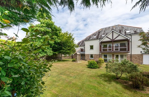 Carlyon Bay Apartment | Crinnis - Two Bedroom Apartment, Sleeps 4
