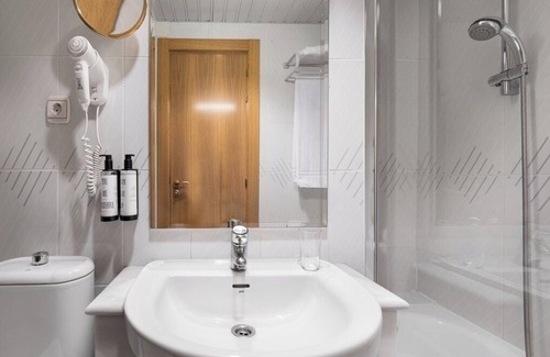 Burgos Hotel | Crisol Almirante Bonifaz