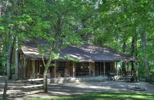 Pittman Center House | Crockett's Coonskin Cabin #540