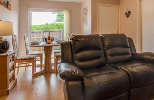 Llanteg Ski Chalet | Crofty Retreat in the beautiful Llanteg