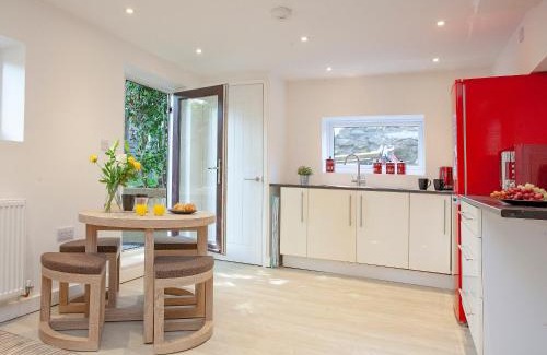 Carnbrea House | Crofty's Celder - Uk35181