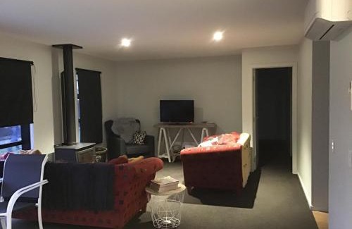 Lowburn House | Cromwell Retreat