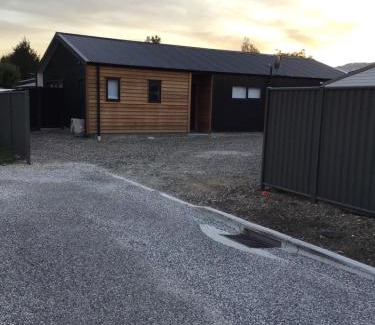 Lowburn House | Cromwell Retreat