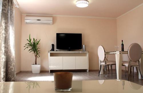 Yerevan Hotel | Cross Resort Hotel