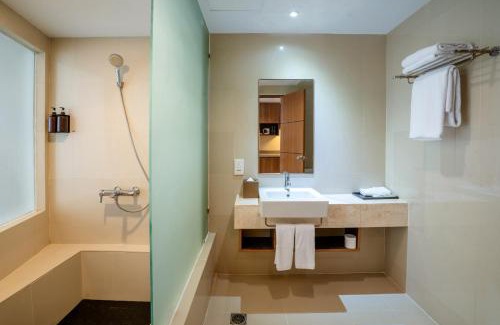Raya Kuta Hotel | Cross Vibe Paasha Atelier Bali Kuta