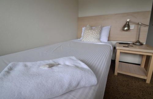 Casula Hotel | Crossroads Hotel