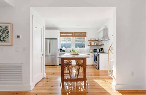 Westside House | Crosstown @ King | Elegant & Modern 6BR Charleston