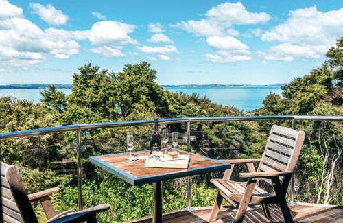 Omiha House | CrossTrees Chalet - Seaview - Waiheke Holiday Unit