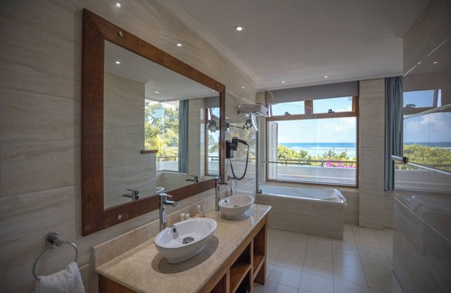 Pointe Au Sel Hotel | Crown Beach Hotel
