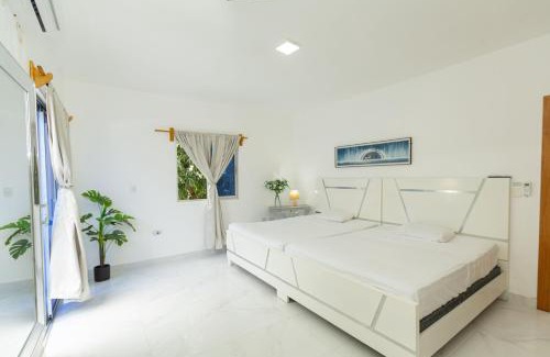Barrio Las Yaguitas Apartment | Crown ll-3 Bedrooms-Pool-Close to everything!