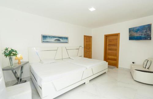 Barrio Las Yaguitas Apartment | Crown ll-3 Bedrooms-Pool-Close to everything!