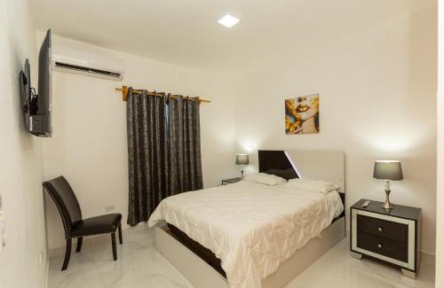 Barrio Las Yaguitas Apartment | Crown ll-3 Bedrooms-Pool-Close to everything!