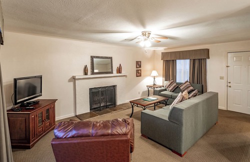 Lake Tansi Condo | Crown Resorts Lake Tansi East 3 Bedroom, 2 Bathroom Condo w/ 2 Queen, 2 Twins