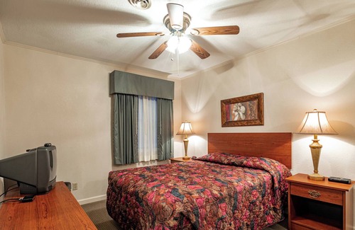 Lake Tansi Condo | Crown Resorts Lake Tansi East 3 Bed, 2 Bath Condo w/ 1 King, 2 Queen Beds