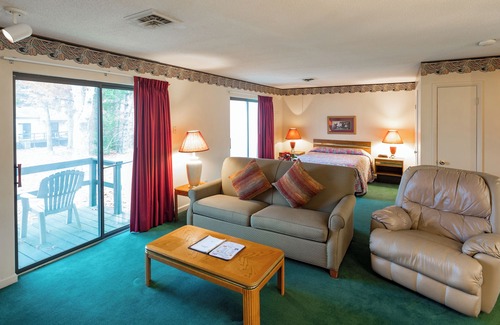 Lake Tansi Condo | Crown Resorts Lake Tansi East Large 1BR Condo w/ 1 Queen & 2 Twins