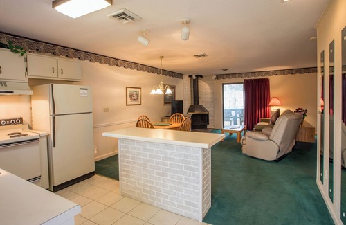 Lake Tansi Condo | Crown Resorts Lake Tansi East Large 1BR Condo w/ 1 Queen & 2 Twins