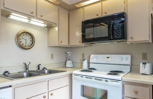 Lake Tansi Condo | Crown Resorts Lake Tansi West 2 Bed, 2 Bath Condo w/1 Queen, 2 Full Beds