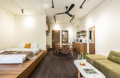 Hai Ba Trung Apartment | CROWN ROYAL Villa for Big Group-100m2 Rooftop Pool-City Centre