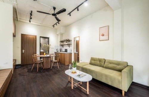 Hai Ba Trung Apartment | CROWN ROYAL Villa for Big Group-100m2 Rooftop Pool-City Centre