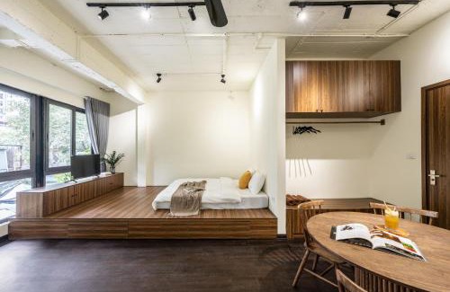 Hai Ba Trung Apartment | CROWN ROYAL Villa for Big Group-100m2 Rooftop Pool-City Centre
