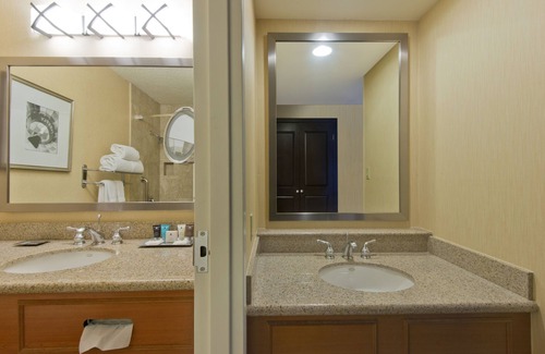 Northeast Heights Hotel | Crowne Plaza Albuquerque by IHG