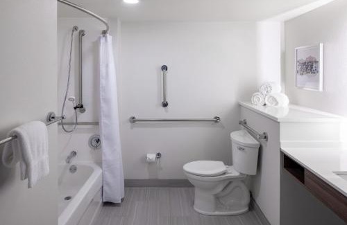 Norcross Hotel | Crowne Plaza Atlanta NE - Norcross by IHG