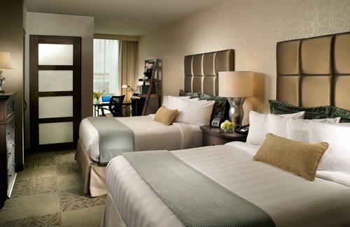 North Charleston Hotel | Crowne Plaza Charleston Airport - Conv Ctr by IHG