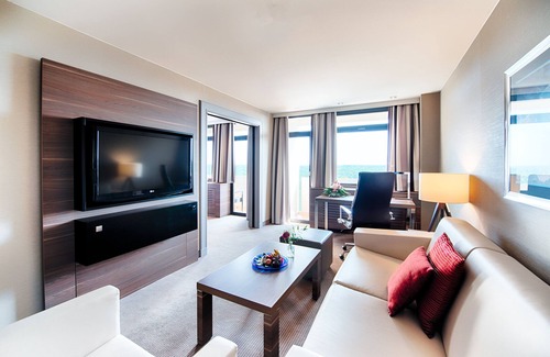 Schwanheim Hotel | Crowne Plaza Frankfurt Congress Hotel by IHG